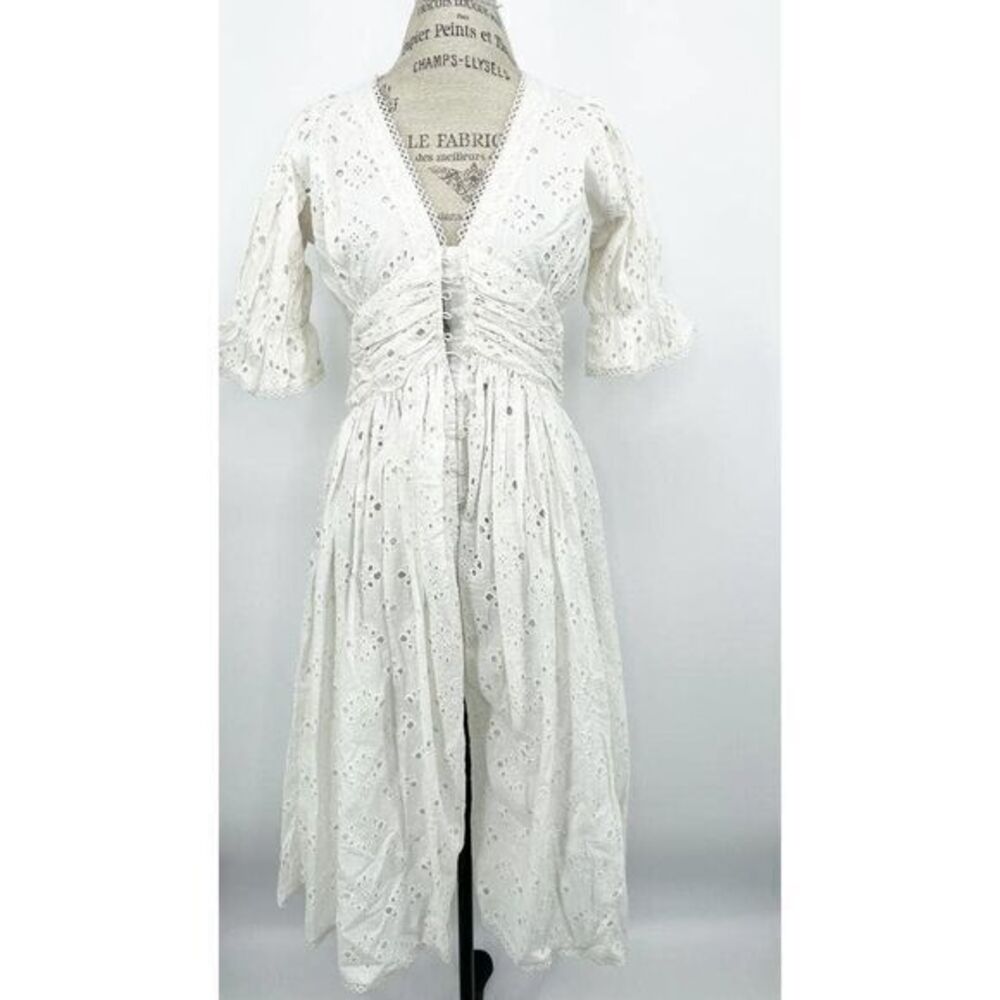 HOUSE OF HARLOW 1960 White Eyelet Lace Front Long Flutter Sleeve Dress